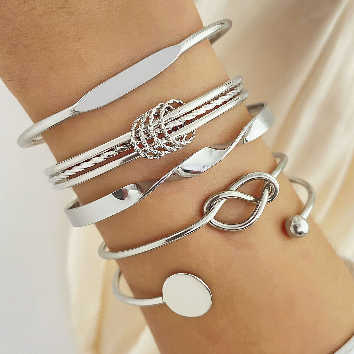 Creative Simple Temperament Lady Twisted Hip Hop Style Bracelet
